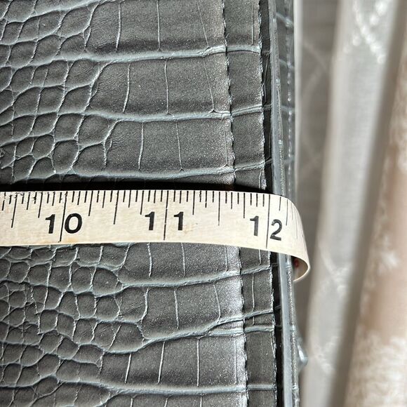 NWOT Bebe Los Angeles Grey Reptile Embossed Shoulder Bag - Picture 12 of 14